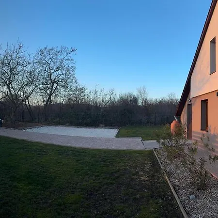 Villa Oeregviz Vendeghaz