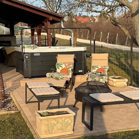 Oeregviz Vendeghaz *