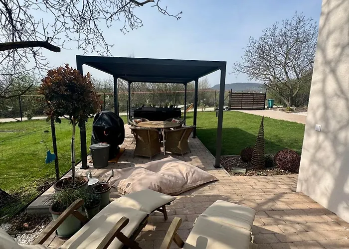 Oeregviz Vendeghaz *